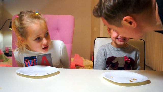 Без Рук Челлендж No ARMS Challenge Видео для ДЕТЕЙ смотреть онлайн