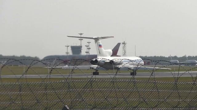 Аэропорт Внуково. Самолёт Ту-154М, бортовой №: RA-85019, СЛО "Россия". смотреть онлайн