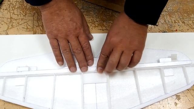 ч.2 Как сделать любой самолёт без чертежа? Як-9 радиоуправляемый самолёт из потолочки RC Yak -9 foa смотреть онлайн