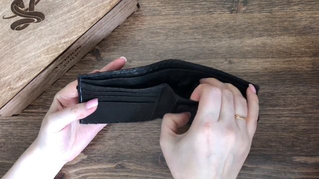 Мужское чёрное портмоне из кожи питона. смотреть онлайн