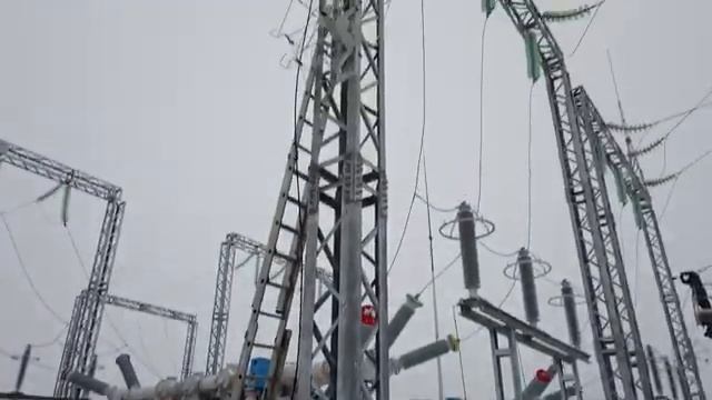 Монтаж оптики на приемный портал подстанции смотреть онлайн