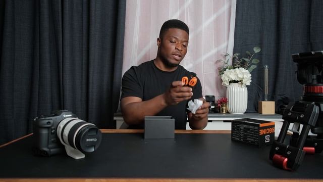 Canon R3 | What's in the brown box? смотреть онлайн