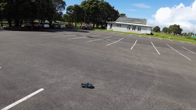 MJX HYPER GO 14301 - Brushless Drift Truck SPEED Test & Drifting