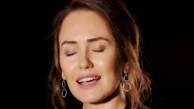 Девушка читает стихи о любви. Люся Моренцова - Скажите, вы когда-нибудь любили? смотреть онлайн