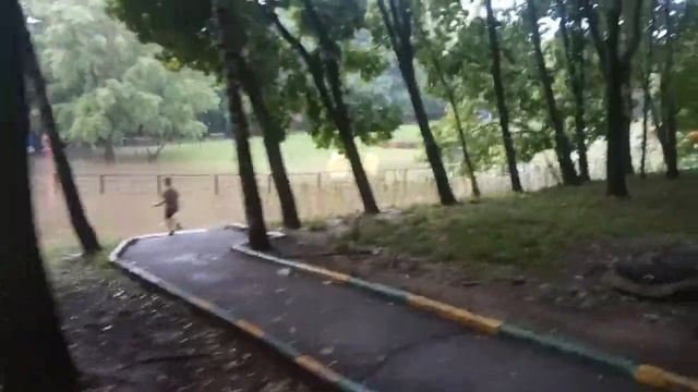 Беляево затопило 28.06.2021 (часть 1) смотреть онлайн