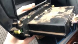 Как снять блок управления отопителем Mitsubishi Lancer 9 Cedia