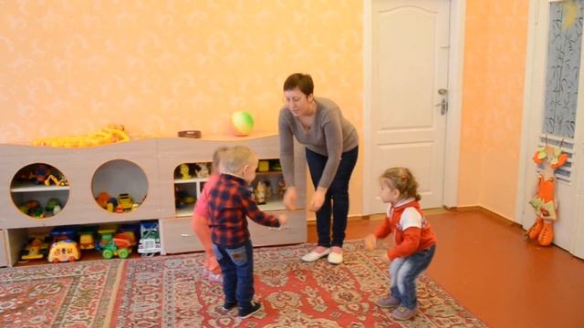 Подвижная игра с нетрадиционным оборудованием Ясельная группа смотреть онлайн