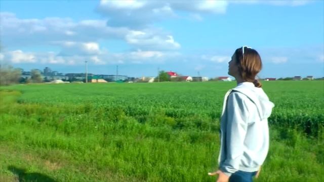РЕБЯТА ВЕДУТ СЕБЯ СТРАННО! ЧТО-ТО НЕ ТАК... смотреть онлайн