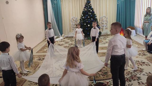 Танец снежинок/детский сад/праздник Рождества??? смотреть онлайн