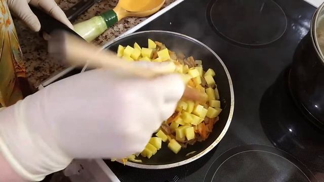 Щи сборные с грибами и , квашеной капустой смотреть онлайн