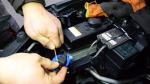 Замена лампочки противотуманной фары Киа Соренто II. (Replacing the fog lamp bulb Kia Sorento II)