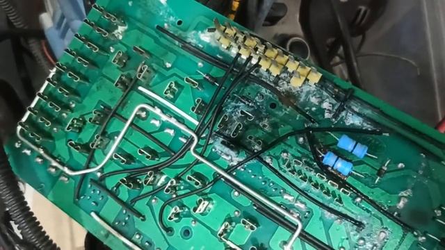 Ваз 2113, 14,15 самопроизвольно включаются передние дворники, звуковой сигнал не отключаетя смотреть онлайн