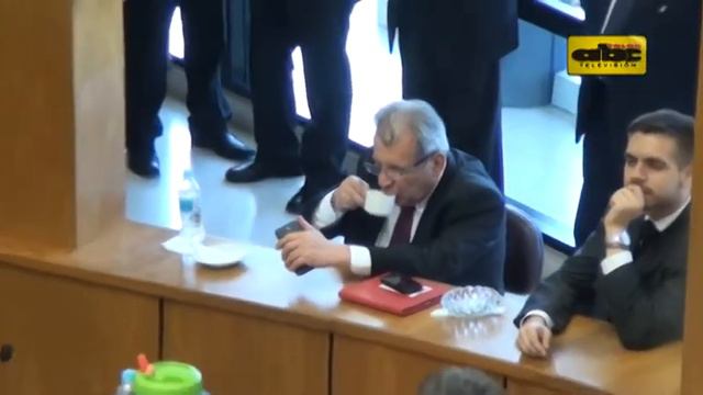 Afara inicia acercamiento al Congreso смотреть онлайн