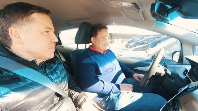 Первая в мире встреча Tesla Model 3 и Opel Ampera-e | Обзор смотреть онлайн
