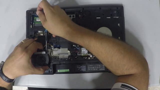 Lenovo G500 Tight The Screws смотреть онлайн