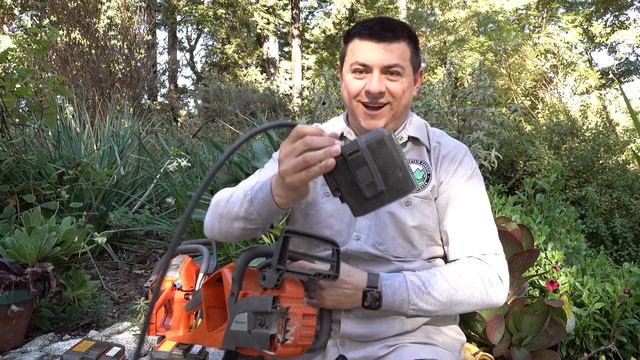 One Year Later | Husqvarna 535iXP Battery Chainsaw смотреть онлайн