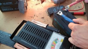 Ремонт аккумулятора. ? Распилил новый и старый аккумулятор.  Можно ли восстановить старый АКБ?