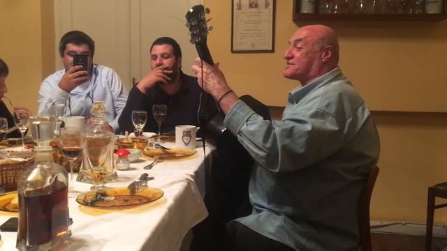 Просто Шикарно Спел - Я милого узнаю по походке / Vaxo Mesxi / simgerebi gitaraze / Вахтанг Месхи смотреть онлайн