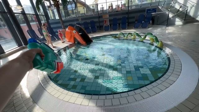 Первый зуб Саши! ? Покупка одежды и примерка!? В бассейн с племяшками! смотреть онлайн