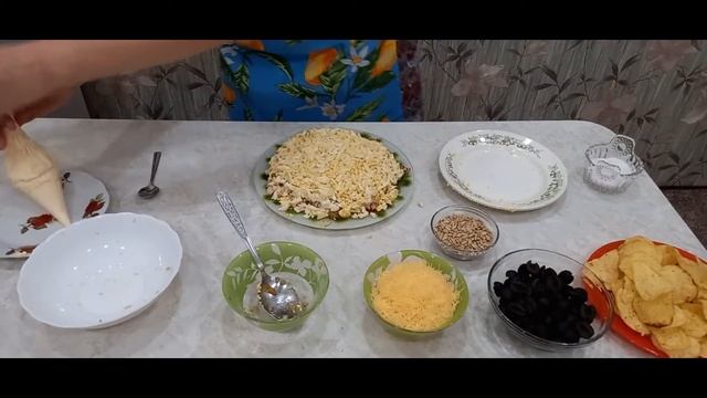 Салат Подсолнух. Идеальное блюдо на праздник смотреть онлайн