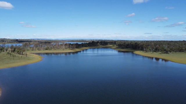 My New Quintrex F350 Explorer Outback Boat - Drone Footage at Spectacular Wivenhoe Dam смотреть онлайн