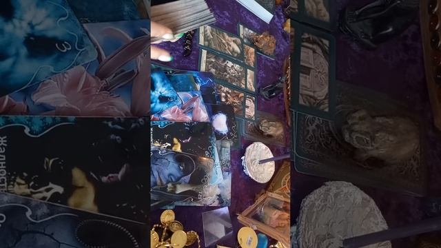 Послание/предупреждение из мира мёртвых. #прорицание #руны #таро #будущее смотреть онлайн