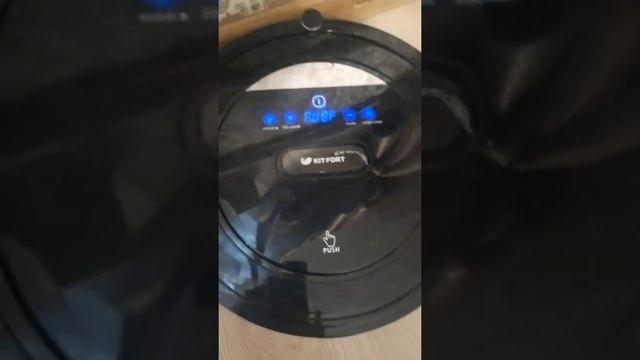 Проблема собачей шерсти решена! Обзор робота-пылесоса Kitfort KT-516 смотреть онлайн