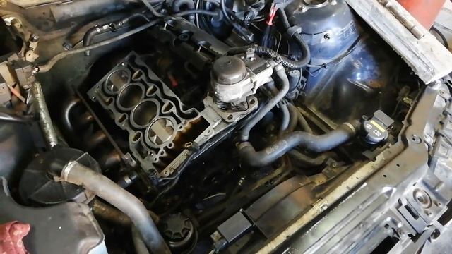 Ремонт двигателя BMW N42B20. Устраняю сизый дым и масложор заменой МСК и поршневых колец. смотреть онлайн