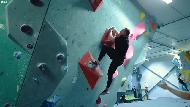 Pro Climber Magnus and I teach Knut how to climb смотреть онлайн