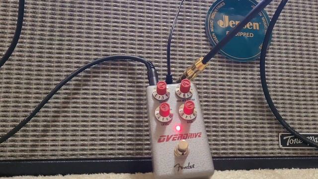 Pedal SHOWDOWN! Keeley vs Wampler vs Fender смотреть онлайн