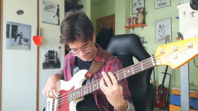 Zitti e buoni(bass cover) смотреть онлайн