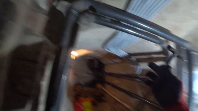 Сварка в катакомбах, швы предков отстоявшие 70 лет смотреть онлайн