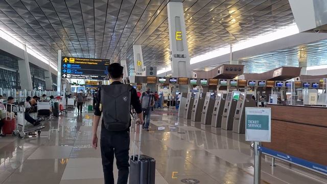 Full Walking Around in Terminal 3 Bandara Soekarno Hatta International Airport [T3 SHIA] ~ Gate 22 смотреть онлайн