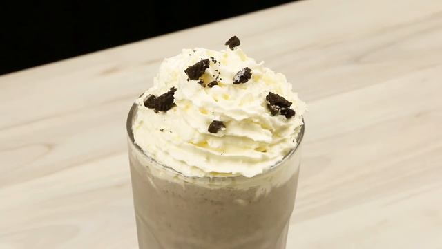 Молочный коктейль с ОРЕО и КИТКАТ всего за 5 минут. Невероятно вкусно | Десерт| FoodLove