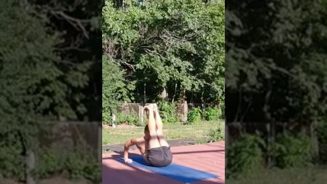 Йога за 16 мин. Активируем бёдра, плечи, лопатки, тазобедренную зону и ягодицы. Уровень: начинающие смотреть онлайн