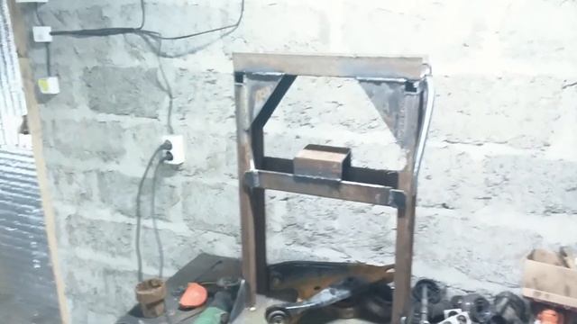 Гидропресс своими руками. Соблюдайте технику безопасности. смотреть онлайн