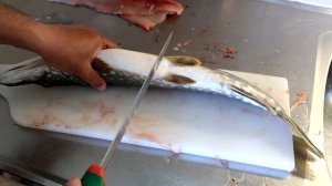 ФИЛЕ ИЗ ЩУКИ ! КАК БЫСТРО РАЗДЕЛАТЬ ЩУКУ !