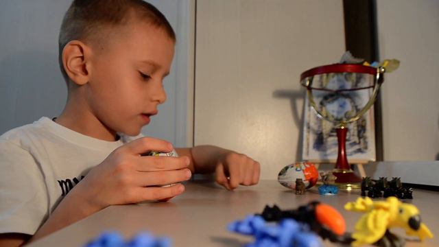 Распаковка Natoons от Kinder Сюрприз смотреть онлайн