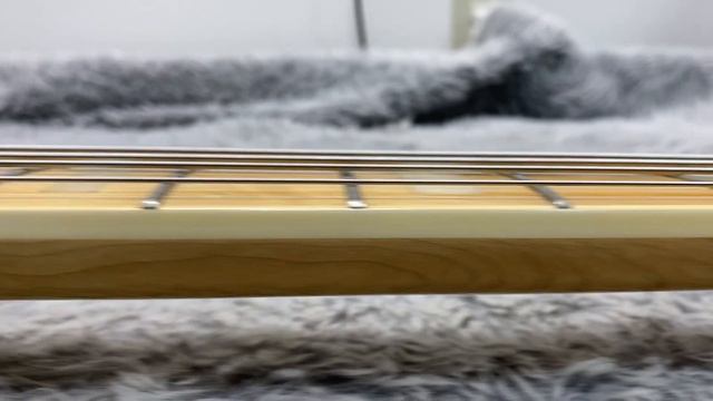 Rare Near Mint! Fender Japan '75 reissue Jazz Bass JB75-US ASH Crafted in Japan смотреть онлайн