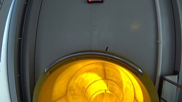 Yellow Tube Water Slide at Aquapark Sopot смотреть онлайн