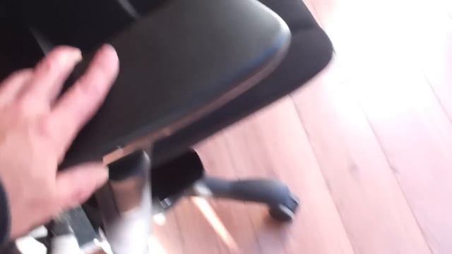 Kinnarps 9000 Desk Chair Freefloat Function Demo
