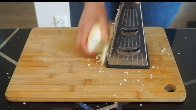 Megruli Khachapuri Recipe: Georgian Double Cheese Bread смотреть онлайн