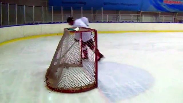 Тренировка броска Гранлунда из-за ворот смотреть онлайн