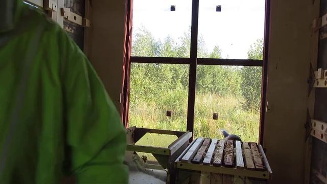 Пчелопавильон Ярик 32 отбор меда часть 2 смотреть онлайн