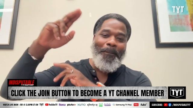 WATCH: Jamaican Dad Takes On Black Bear смотреть онлайн