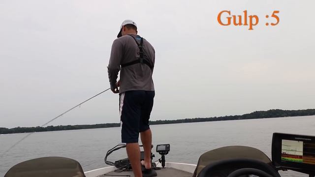 Crappie Fishing with Live Minnows VS. Berkley Gulp Minnows (30 Day Challenge EP.3) смотреть онлайн