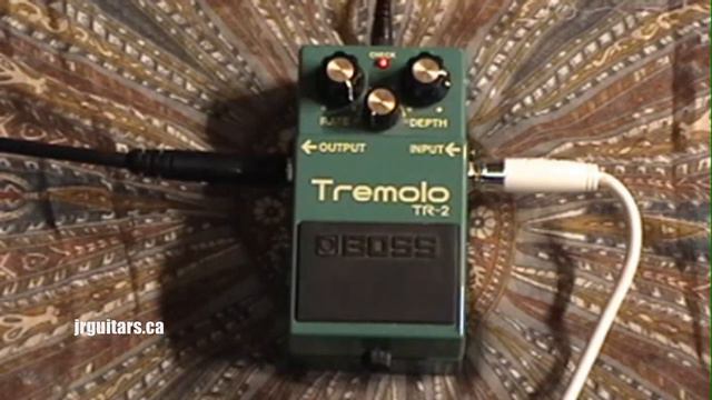 BOSS Tremolo TR-2 Pedal Demo