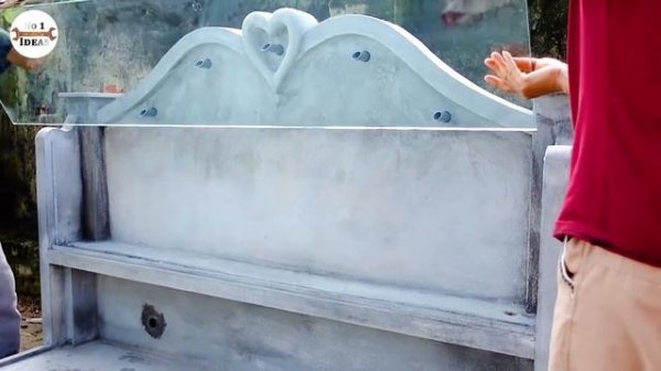 A masterpiece made from cement and glass! Beautiful outdoor aquarium bed