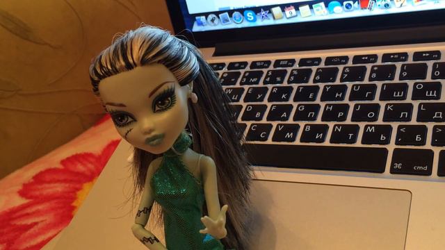 За кулисами "Монстро-Холостяка".Девушки читают комментарии+ проект добавится 1 новая участница? смотреть онлайн