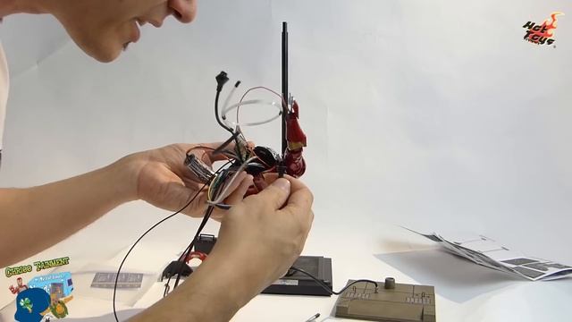 HOT TOYS Iron Man MarkII Construction Version DS003 Review Light up смотреть онлайн